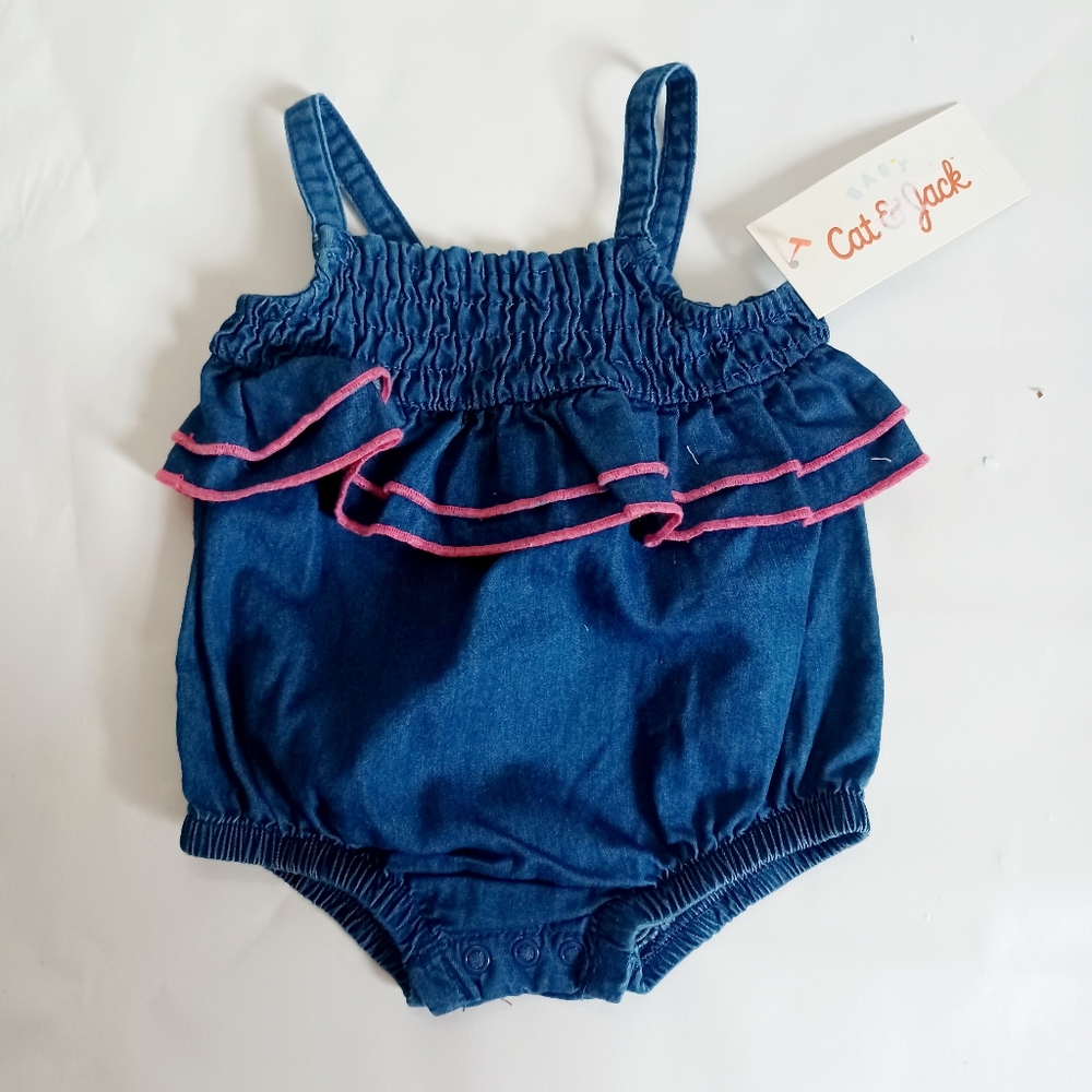 NEWBORN BUNDLE of 3 items Cat & Jack: 2 pompers, 1 bodysuite - Picture 2 of 11